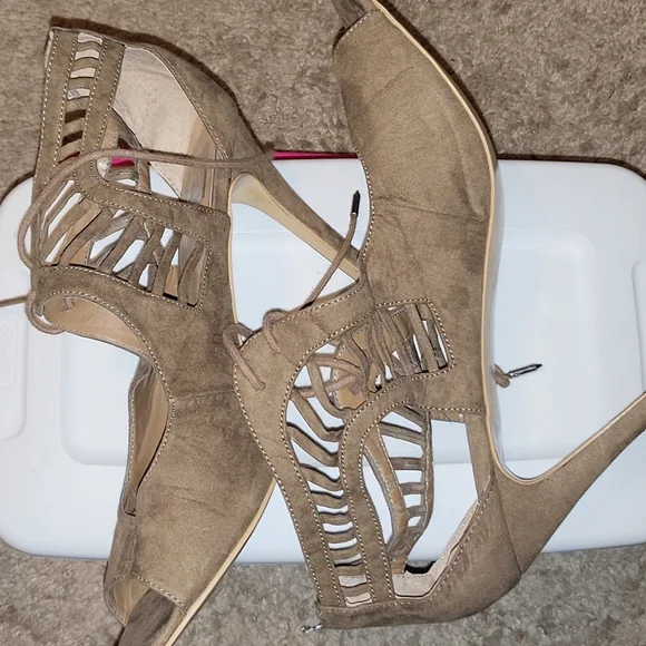 13M Dolce Vita Dark Tan Lace up suede open toe heel - Picture 9 of 12